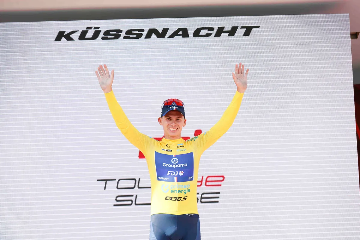 LIVE etappe 2 Ronde van Zwitserland 2025 | Na bizarre openingsrit is onvoorspelbaarheid wederom troef
