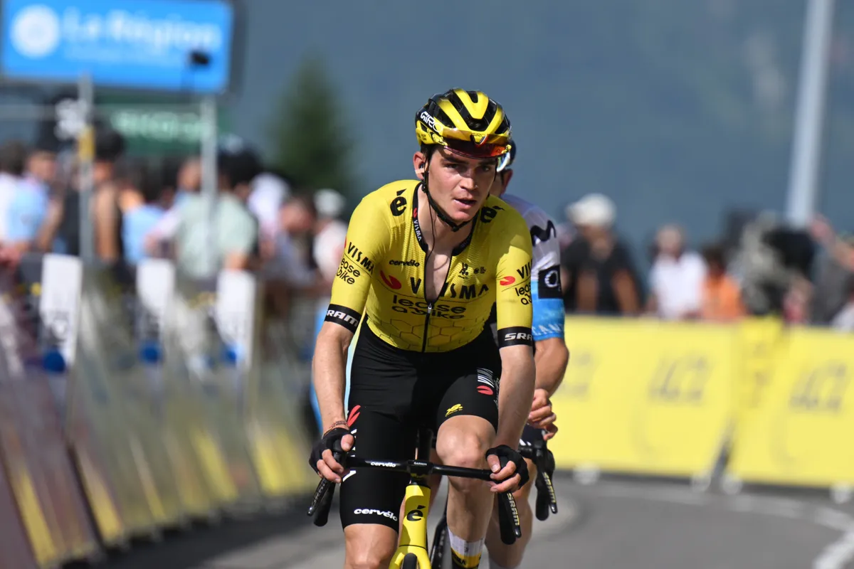 LIVE etappe 7 Critérium du Dauphiné 2025 | Visma | Lease a Bike stuurt Kuss mee in kopgroep