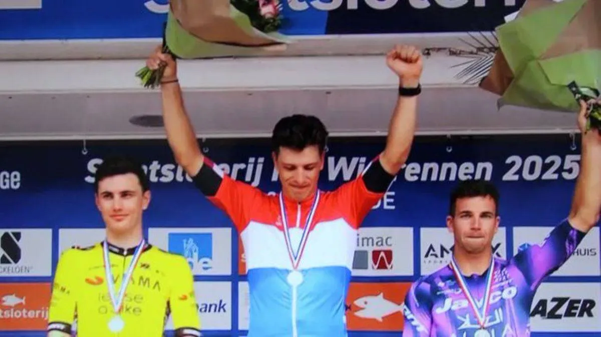 Van Poppel heeft NK-titel mede te danken aan uiterste inspanning Van Dijke: 'Moest een paar toeren uithalen'