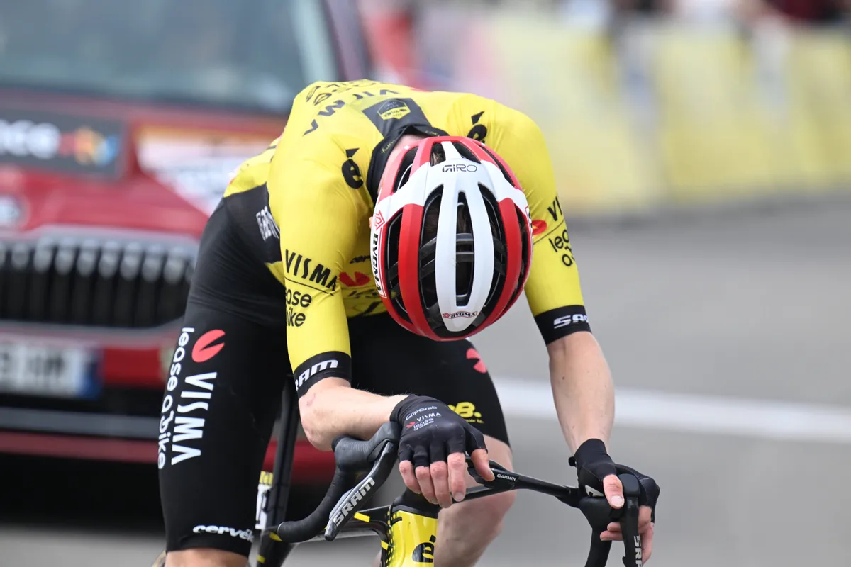Merckx en De Vlaeminck kraken huidige generatie wielrenners: 'Waarvoor betalen ze Vingegaard een heel jaar?'