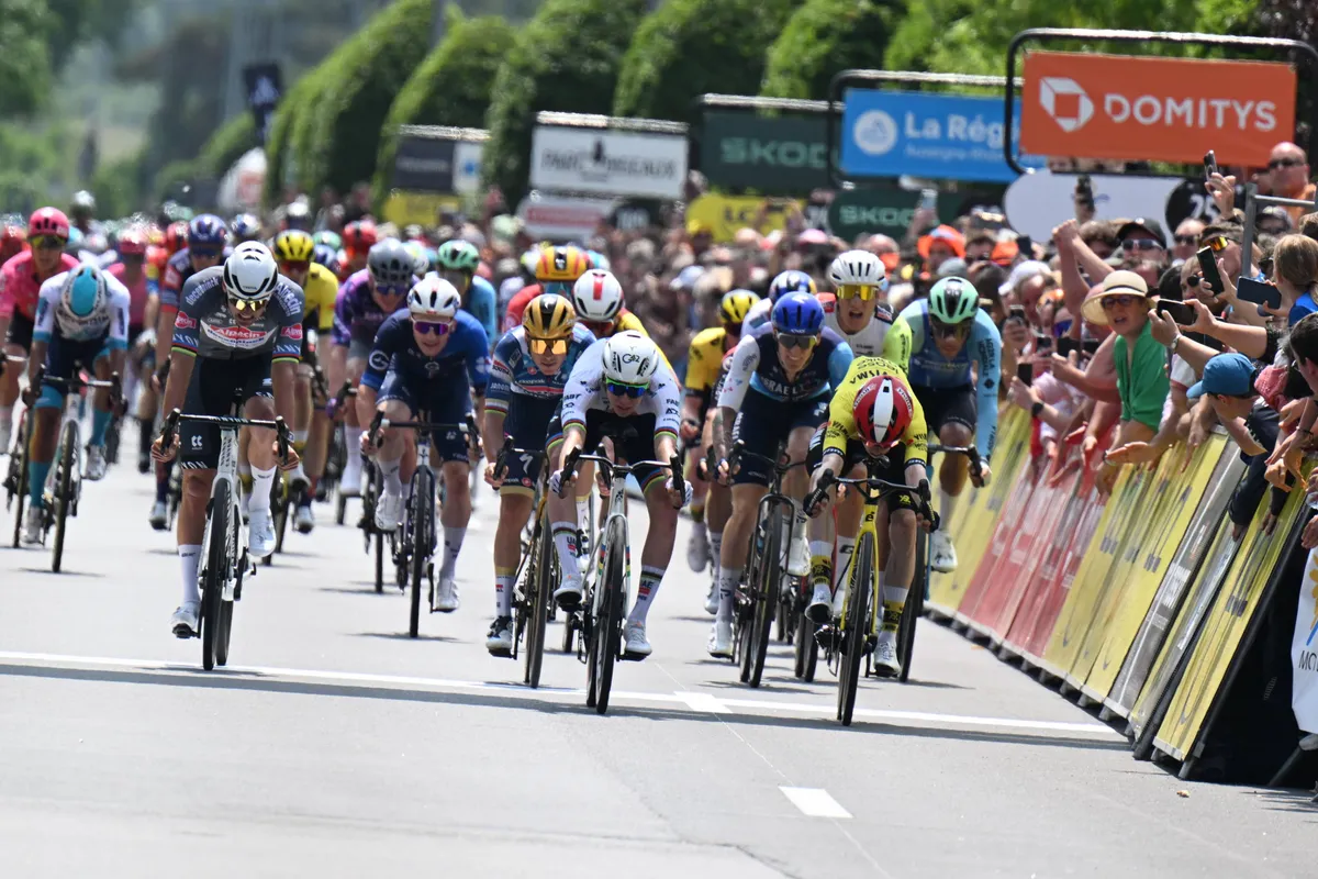 Ex-pro Danielson critical of 'silly attack' Vingegaard: "Maybe the Netflix trailer was in his head"