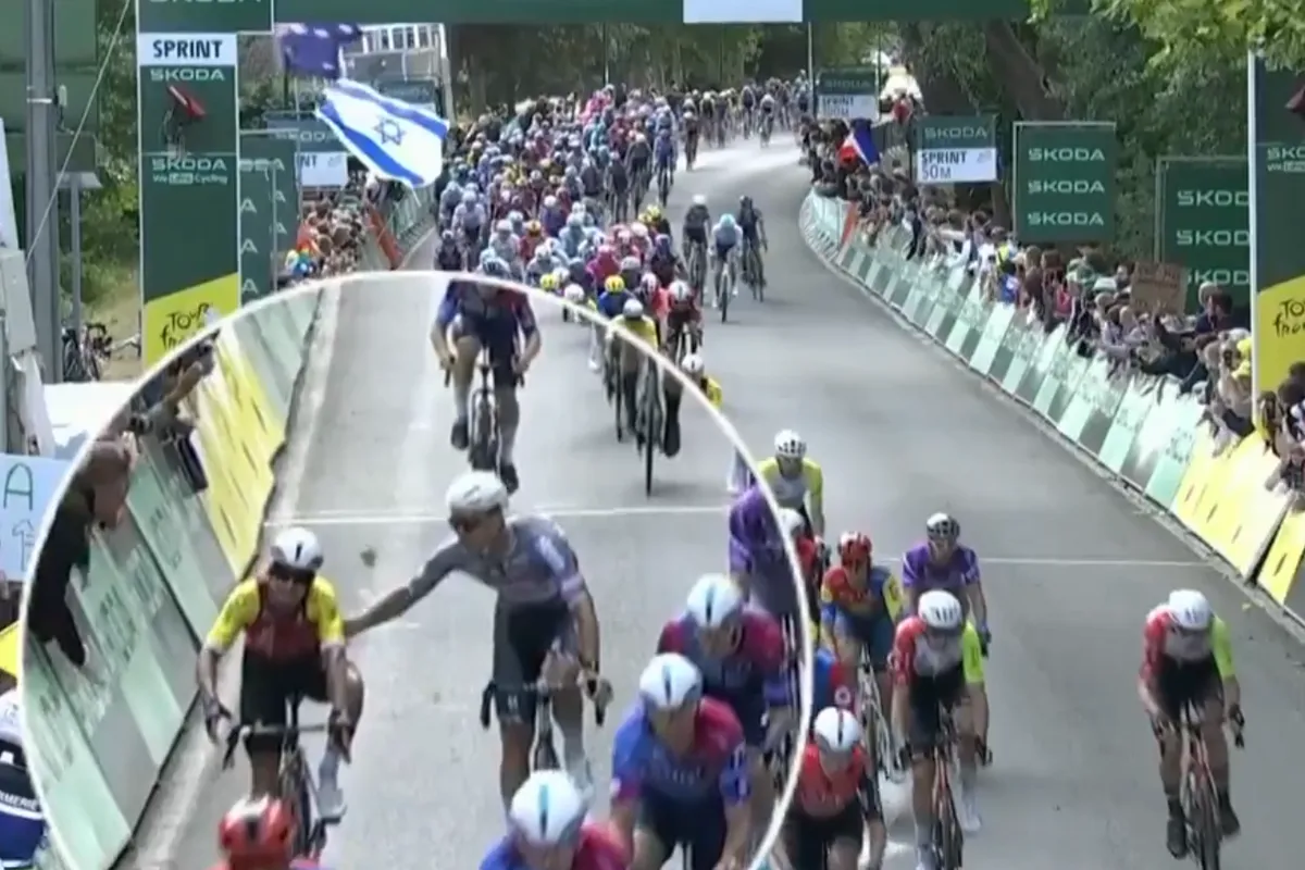 Coquard krijgt op zijn kop van Rickaert na crash Philipsen: 'Je leven riskeren voor 10 punten is zot'