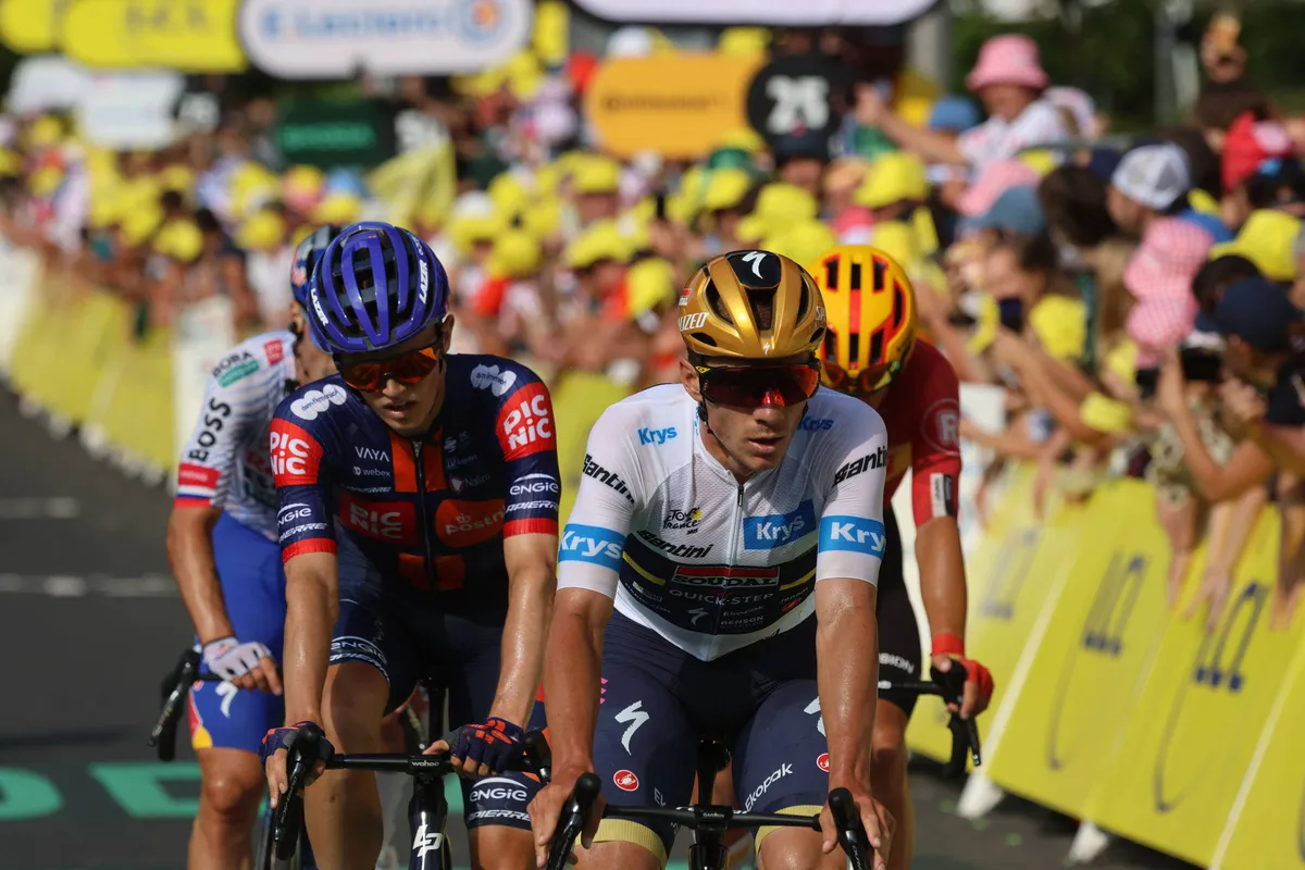 Evenepoel rushes to team bus, but not because of time loss: "Those few seconds are negligible"