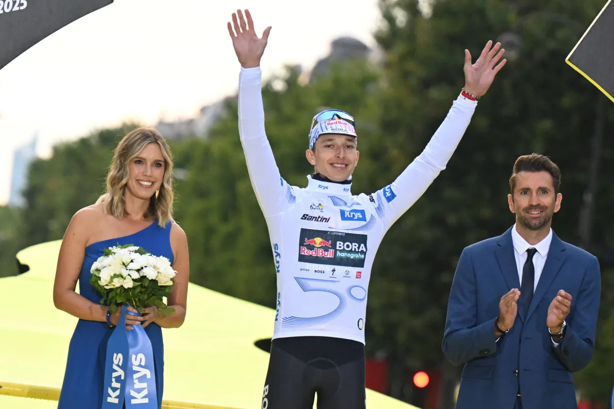 Lipowitz krijgt de Pogacar-selfie en het podium, maar ook Onley brak door deze Tour: 'Heeft een droom aangewakkerd'