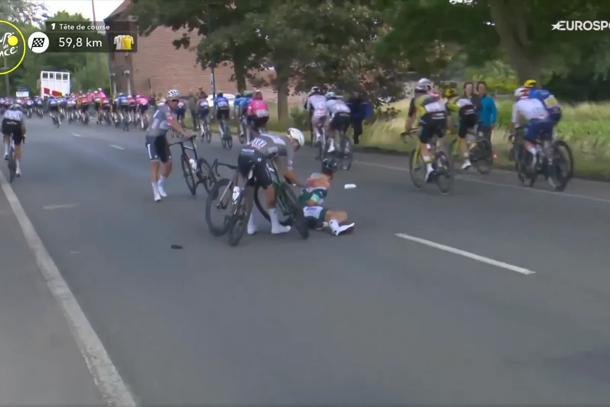 Coquard reacts emotionally after Philipsen had to abandon the race: "Even though I’m not a bad guy…"