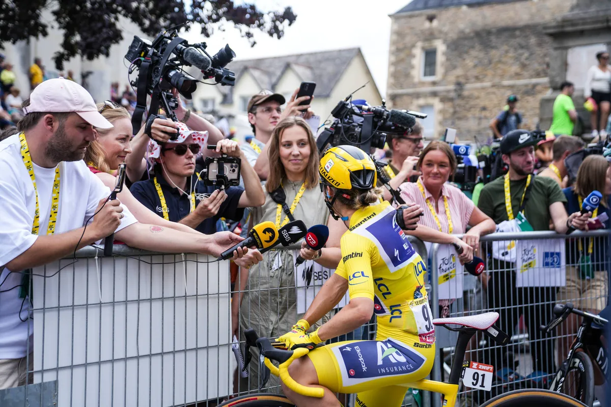 Klassementen Tour de France Femmes 2025 | Le Court loopt verder uit, Vollering verliest plek 3 aan Niewiadoma