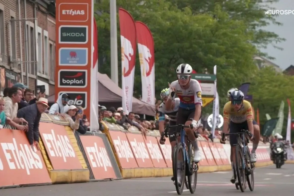 Thrilling finish in Wallonia: Vacek wins fourth stage, but Strong heads into final day with small lead