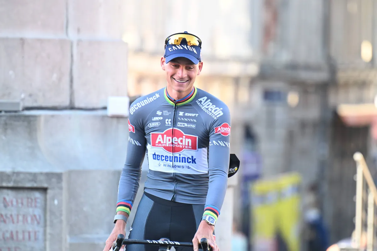 Favorieten etappe 2 Tour de France 2025 | Hiervoor is Mathieu van der Poel naar de Tour de France gekomen!