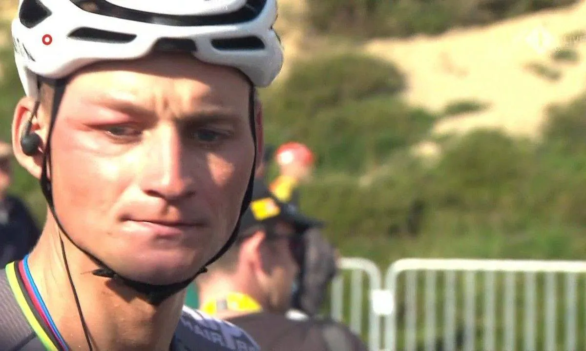 📸 Van der Poel kwam met door wespensteek opgezwollen gezicht over de meet in eerste bergrit Tour de France