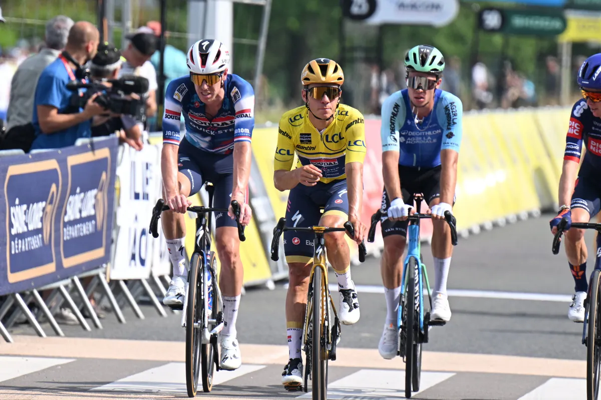 Eenkhoorn: "If Evenepoel were Dutch like Van der Poel, things would be different for him"