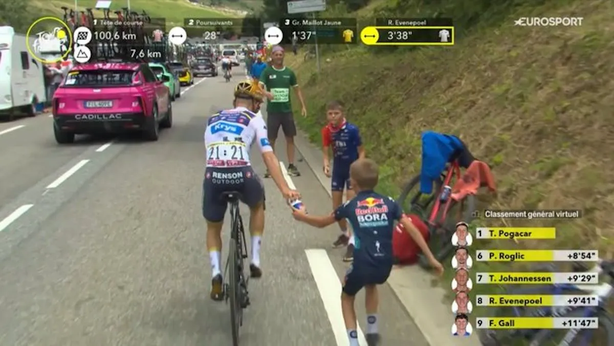 🎥 Einde oefening voor Evenepoel, die al heel vroeg lost op de Tourmalet en na schitterend gebaar afstapt