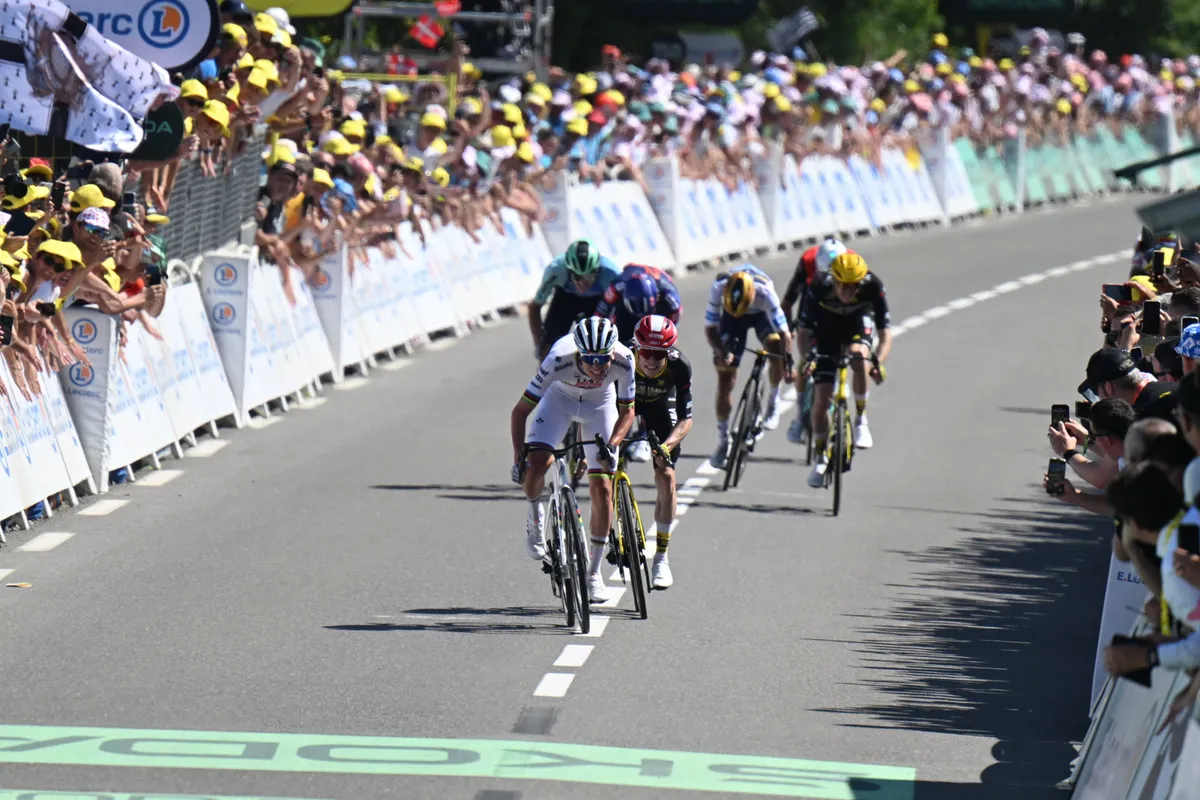 Jonas Vingegaard ziet na sprint tegen Bretonse muur aanknopingspunten: 'Maakte een fout'