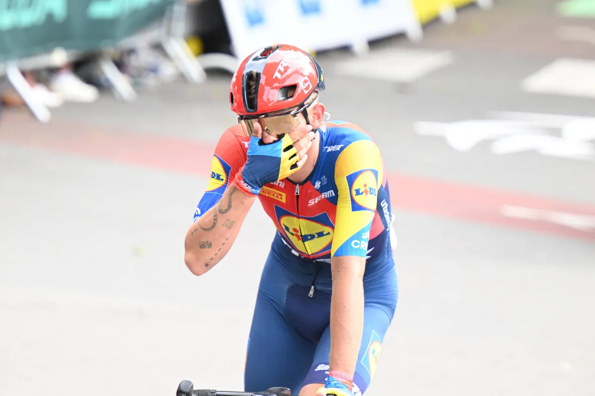 Moet Thibau Nys na één Tour de France-etappe al vrezen door 'hele nare crash'? 'Het was verschrikkelijk'