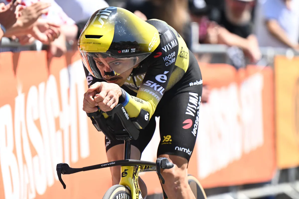 Honderdste in een Tour de France-tijdrit, dat is ondanks duidelijke uitleg ook voor Wout van Aert even wennen: '