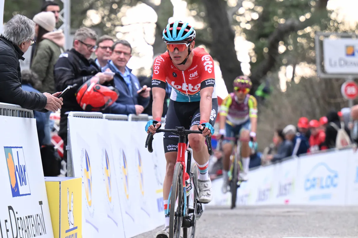Zelfs bij winnend Uno-X Mobility ging iets mis in sprint Tour of Denmark, waar Belgisch sprinttalent tweede wordt: 'Ik sta tussen grote namen'