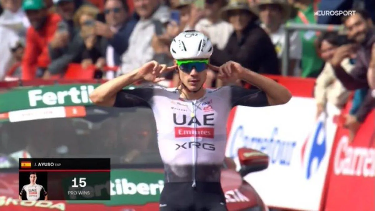 Feniks Ayuso slaat - met vingers in de oren - terug in Vuelta a Espana: Vingegaard houdt zich afzijdig