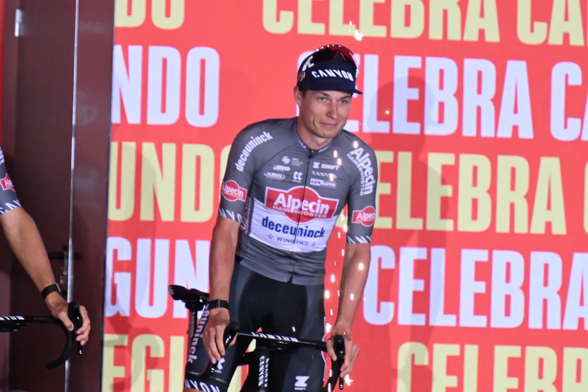 LIVE etappe 1 Vuelta a Espana 2025 | Vuelta onderweg! Wat hebben de favorieten te zeggen?