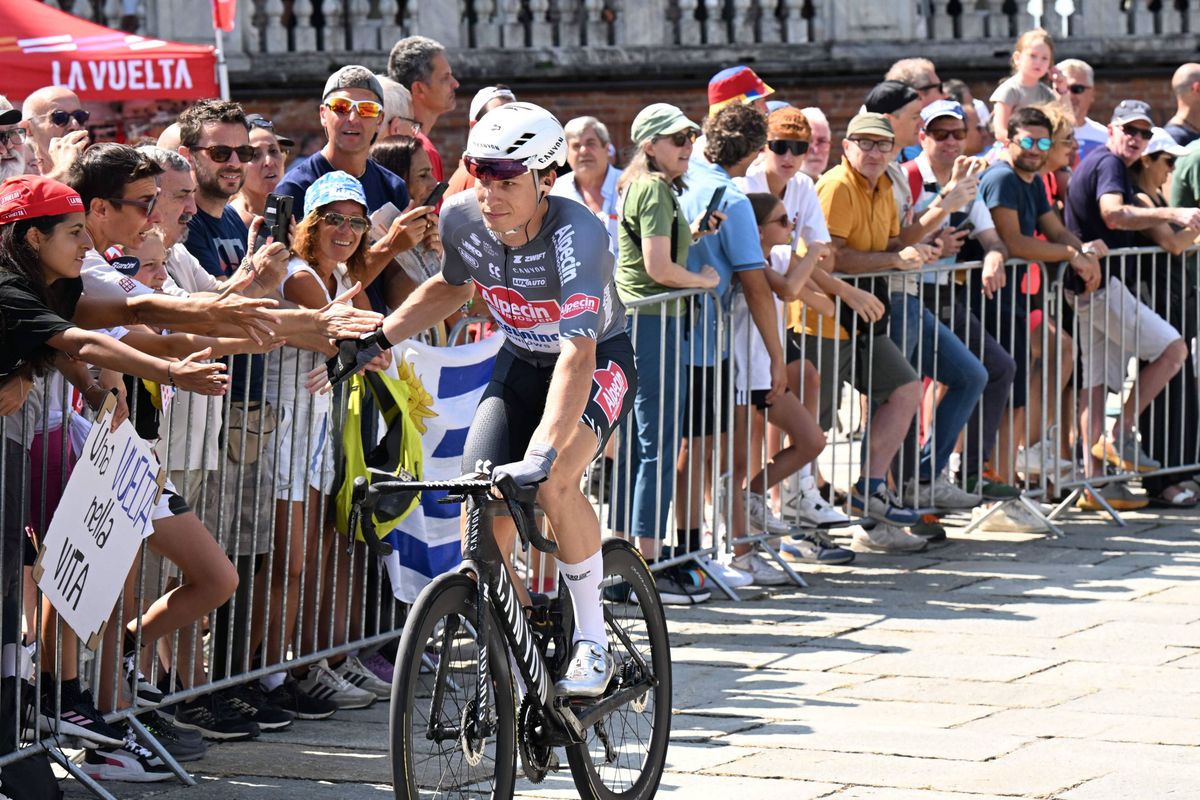 LIVE etappe 19 Vuelta a Espana 2025 | 1 tegen 152, maar kan de wind een extra vijand zijn?