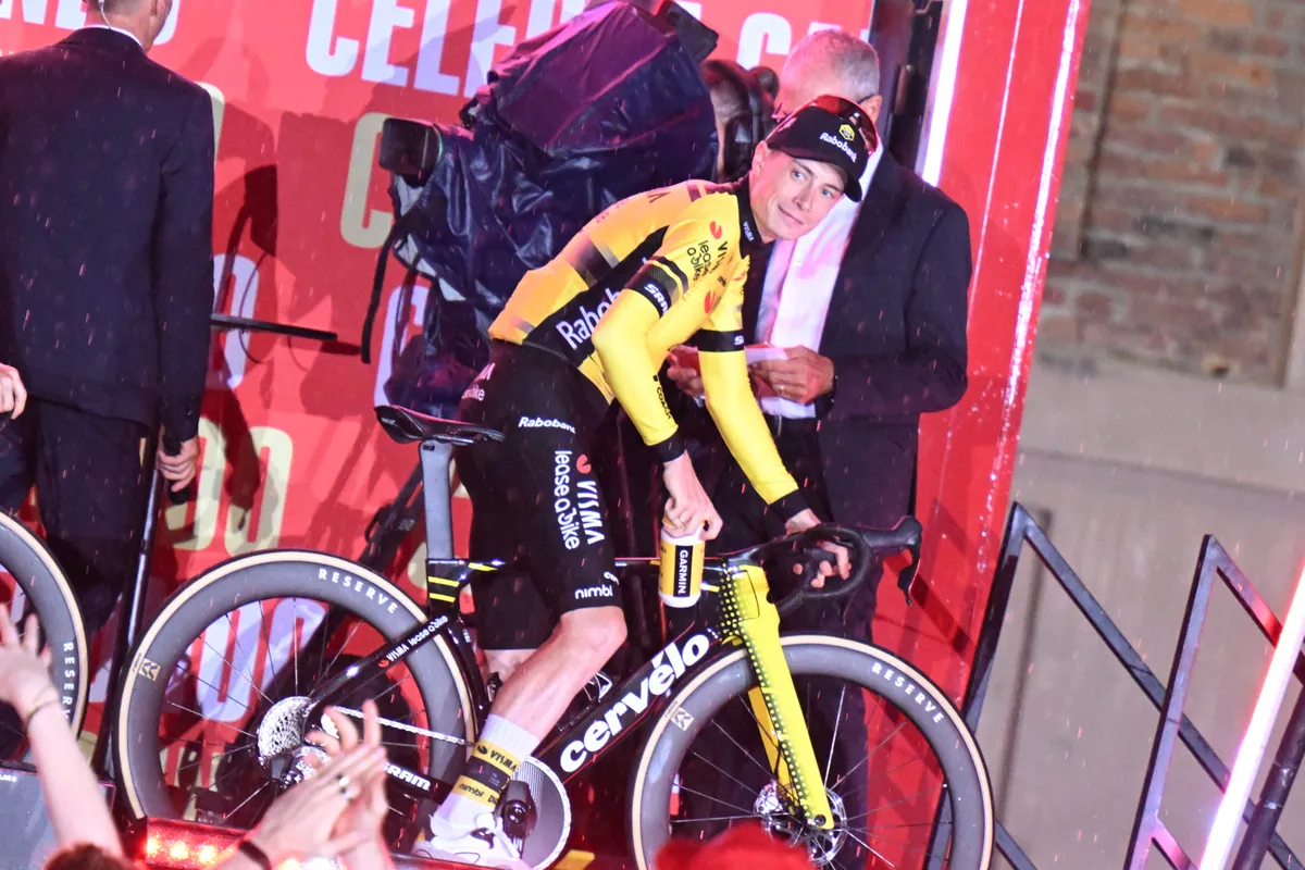 Alberto Contador haalt druk van de Vuelta-ketel voor Jonas Vingegaard: 'Denk niet dat hij iets te bewijzen heeft'