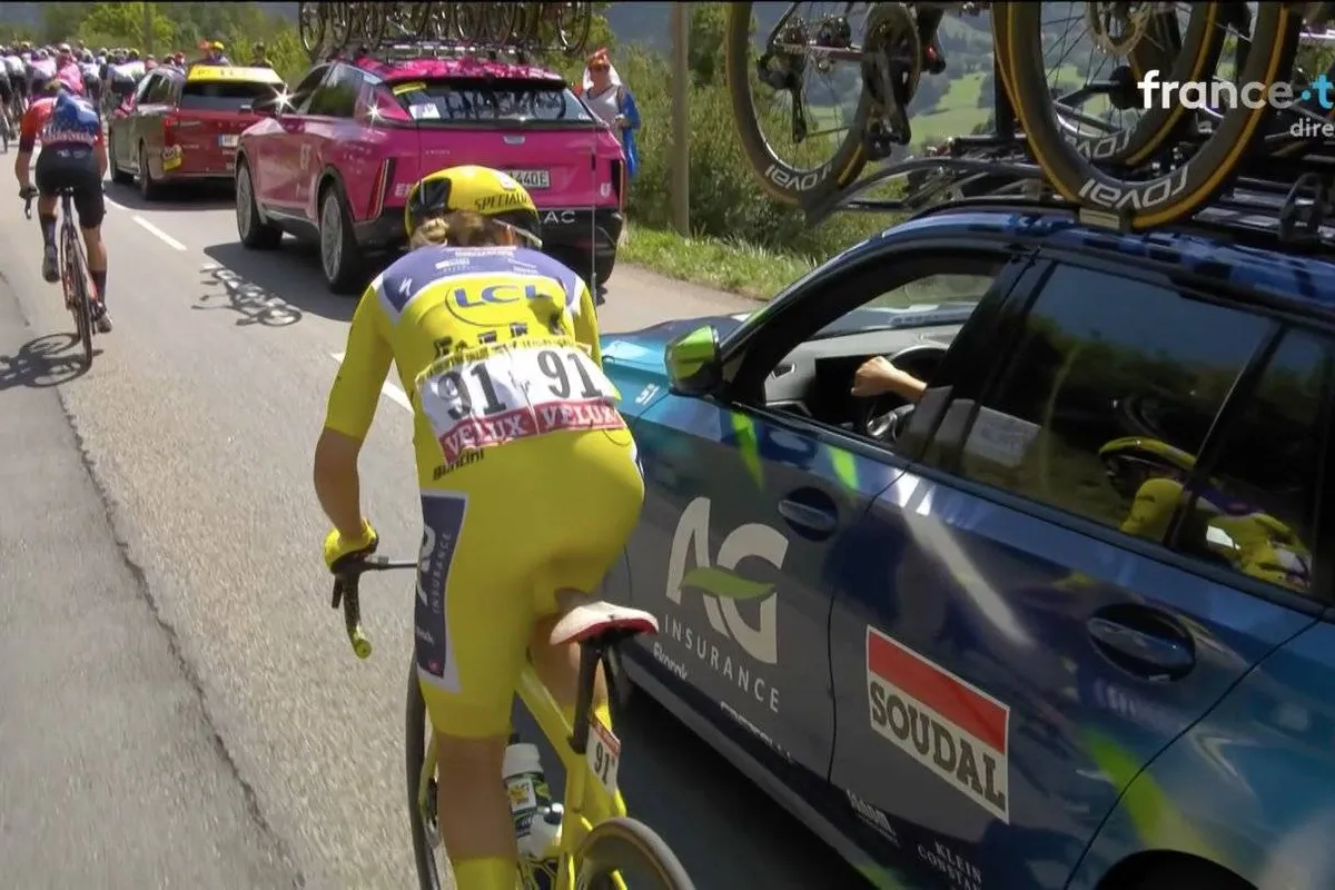 LIVE etappe 8 Tour de France Femmes 2025 | Muzic (FDJ-Suez) rijdt virtueel in gele trui, Visma en Canyon helpen AG in achtervolging