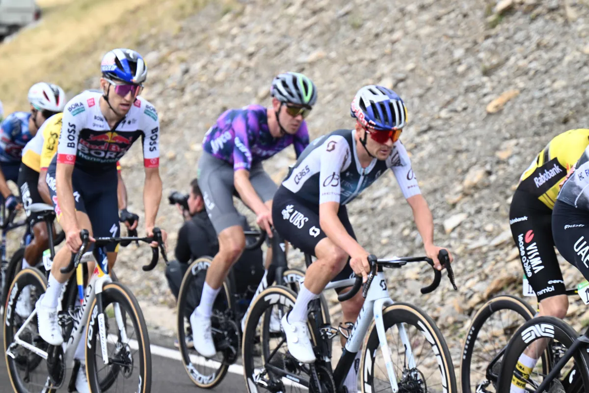 LIVE etappe 9 Vuelta a España 2025 | Renners maken zich op voor laatste klauterrit voor rustdag