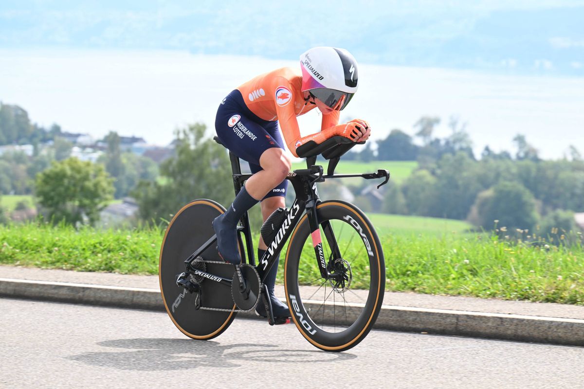 LIVE WK tijdrijden 2025 - elite vrouwen | Dames beginnen er vroeg aan in feestend Rwanda