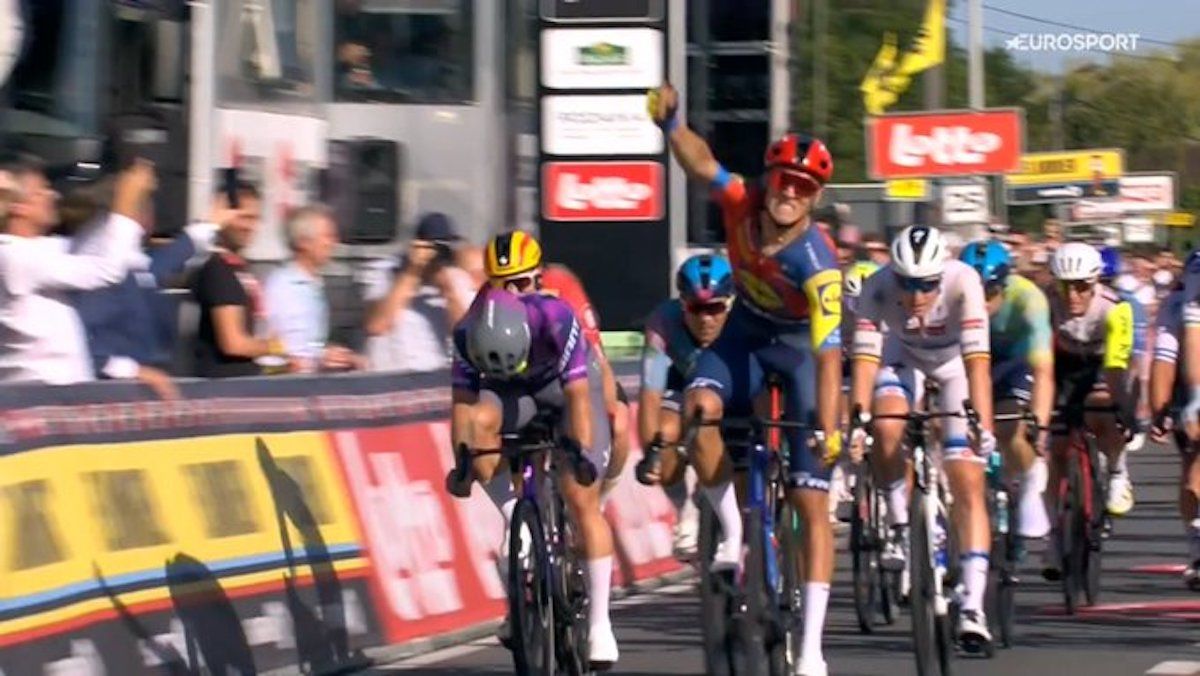 Nét niet voor Groenewegen, die in Kampioenschap van Vlaanderen nipt geklopt wordt door oersterke Milan