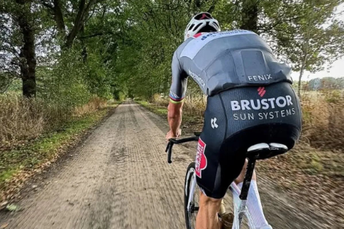 📸 Volgende week op MTB in Zwitserland, maar deze week nog gravel in eigen regio voor Van der Poel (en Van Dijke)