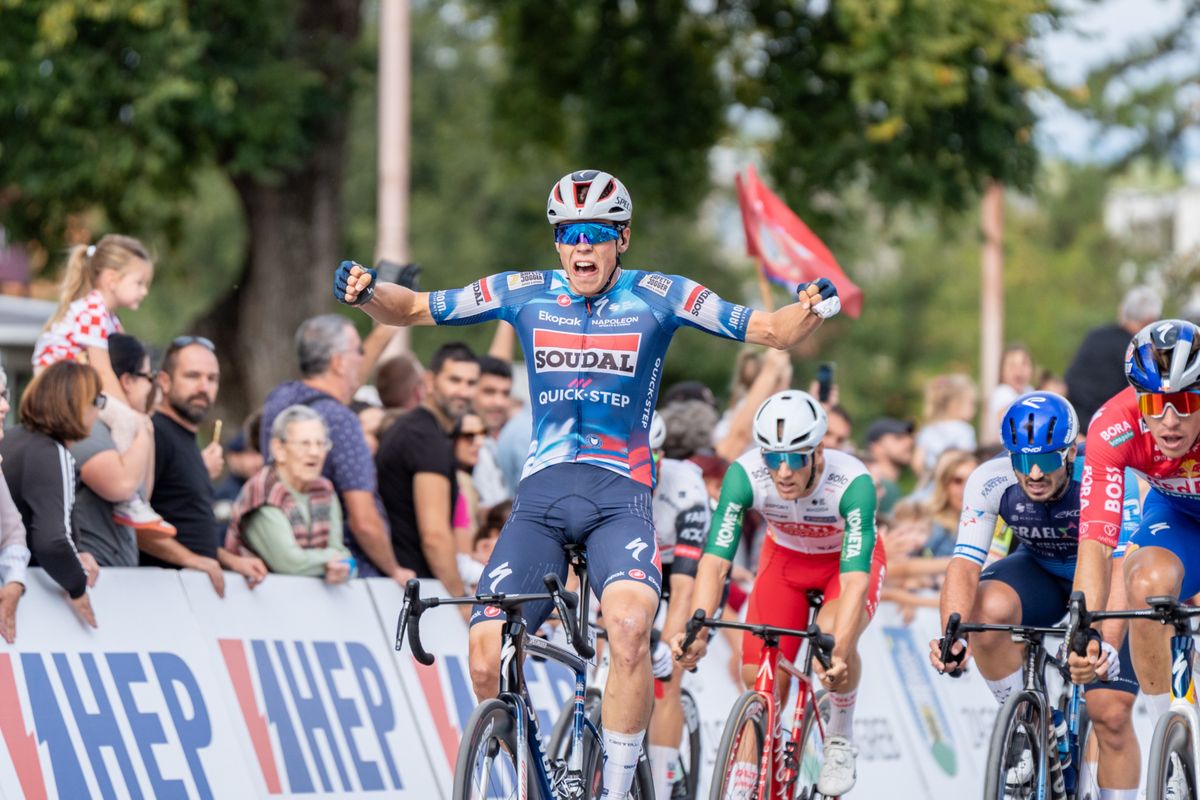 Wie stopt man-in-vorm Magnier?! Van Poppel bijna, maar Fransman zet bloedvorm door met zege in openingsetappe CRO Race