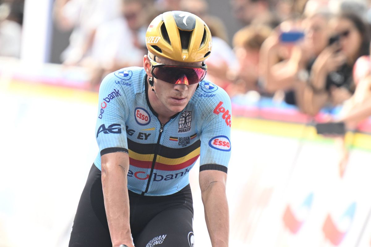 Put, hamstring, onderrug en deugde die fiets nu wel of niet? Evenepoel en entourage na enerverend WK wielrennen