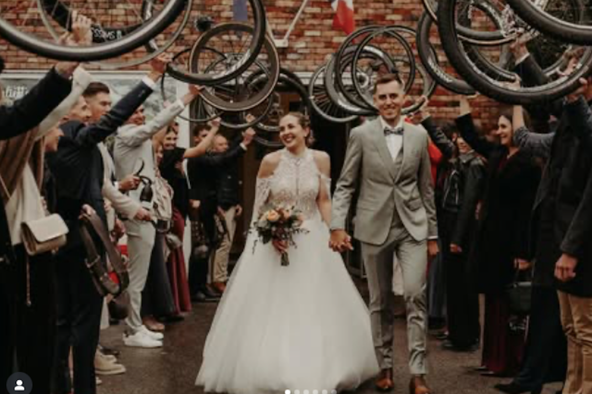Peloton heeft er nog een wielerkoppel bij: Frans duo treedt, na prima wielerjaar voor beiden, in het huwelijk