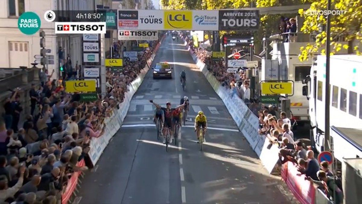 Laporte laat weer benen van voorgaande jaren zien, maar wordt in schitterende editie van Parijs-Tours geklopt door Trentin