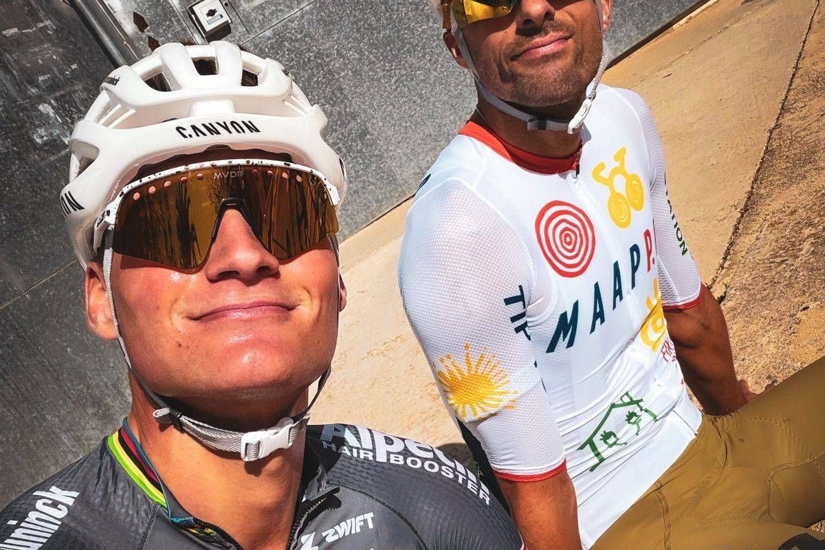 Mathieu van der Poel herenigd met vaste fietsmakker voor 'a nice little sixer in the mixer' onder Spaanse zon