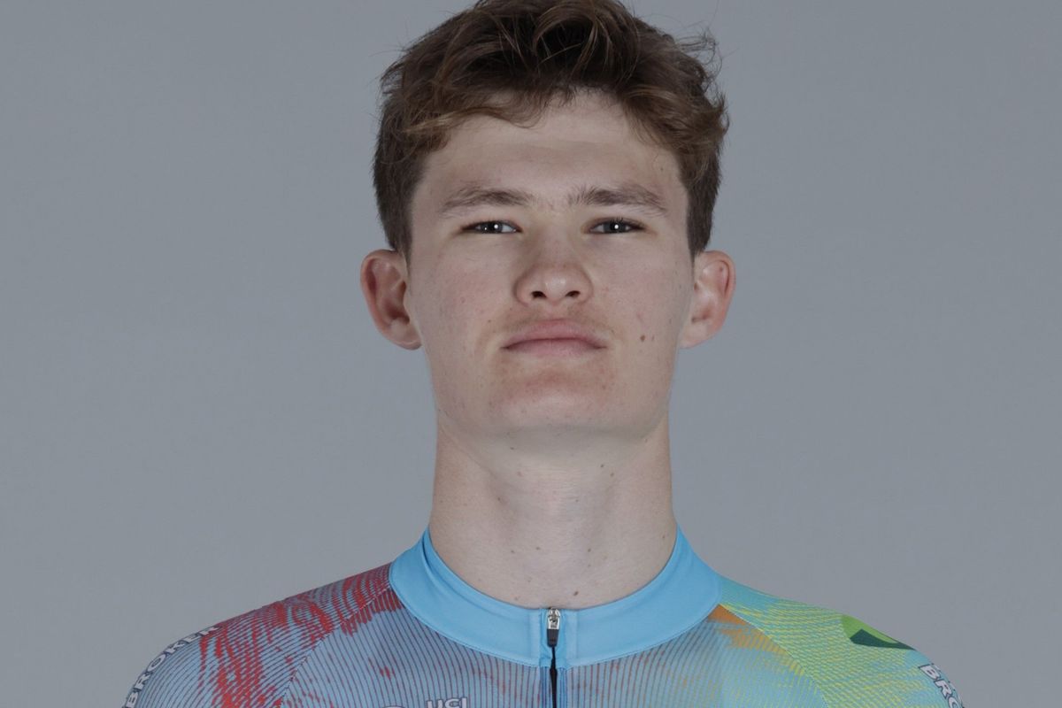 Vinokourov junior (23) retired after horrible crash, but now gets a place alongside his father