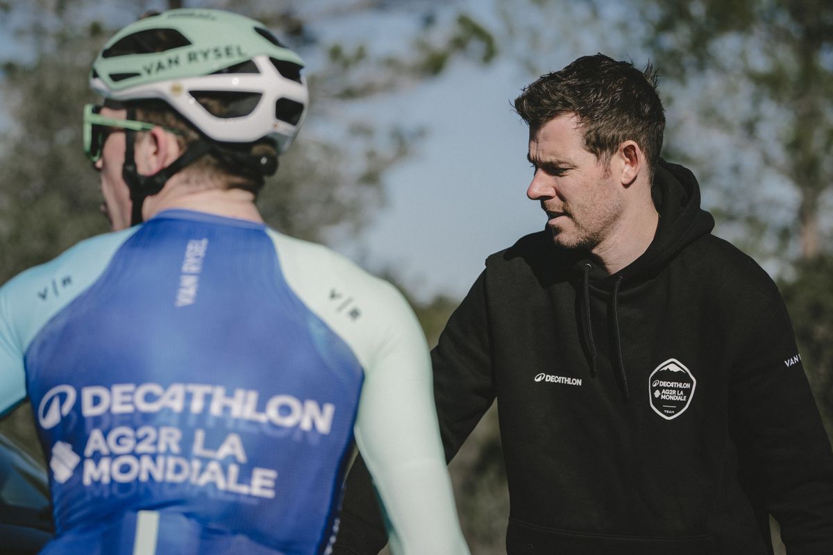 Luke Rowe discovers the brutal side of cycling as DS and reveals the big Decathlon goal: "What I get out of bed for"