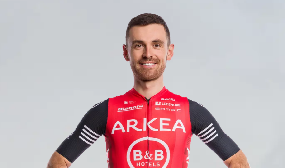 Another rider hit by a car — This time with worse injuries than Lorena Wiebes