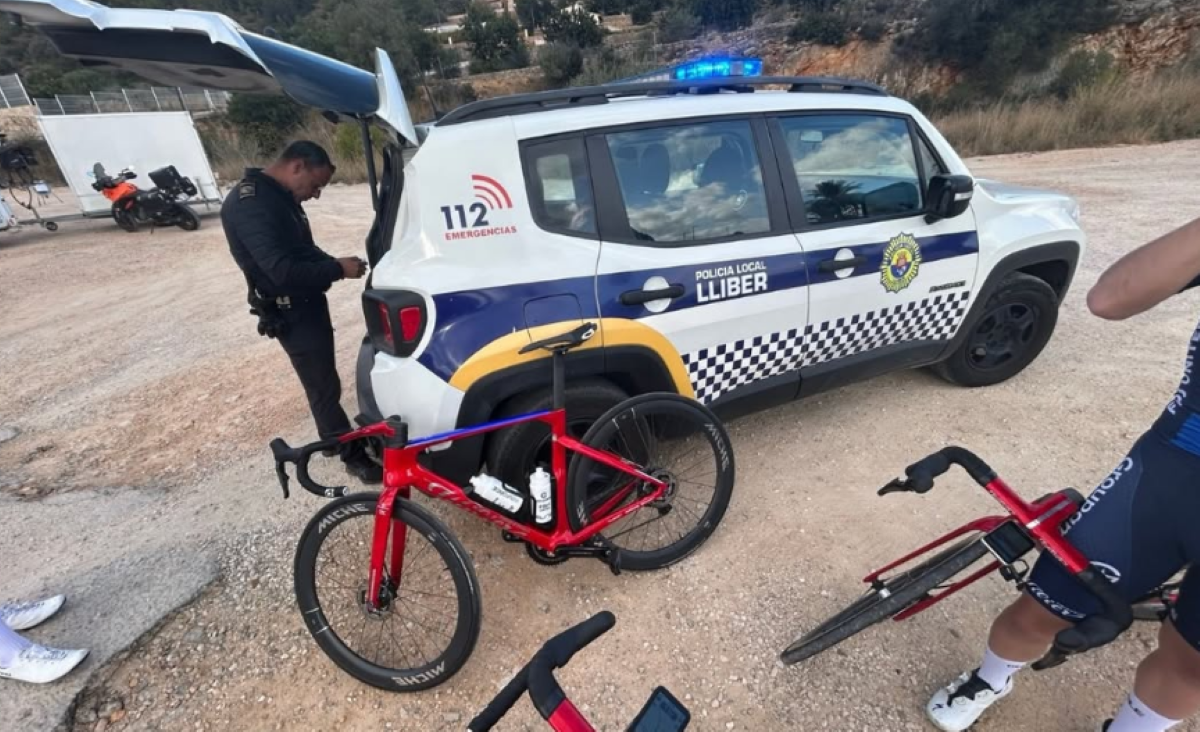 What a way to end theoff season.... Groupama-FDJ riders get tickets from spanish police at training camp