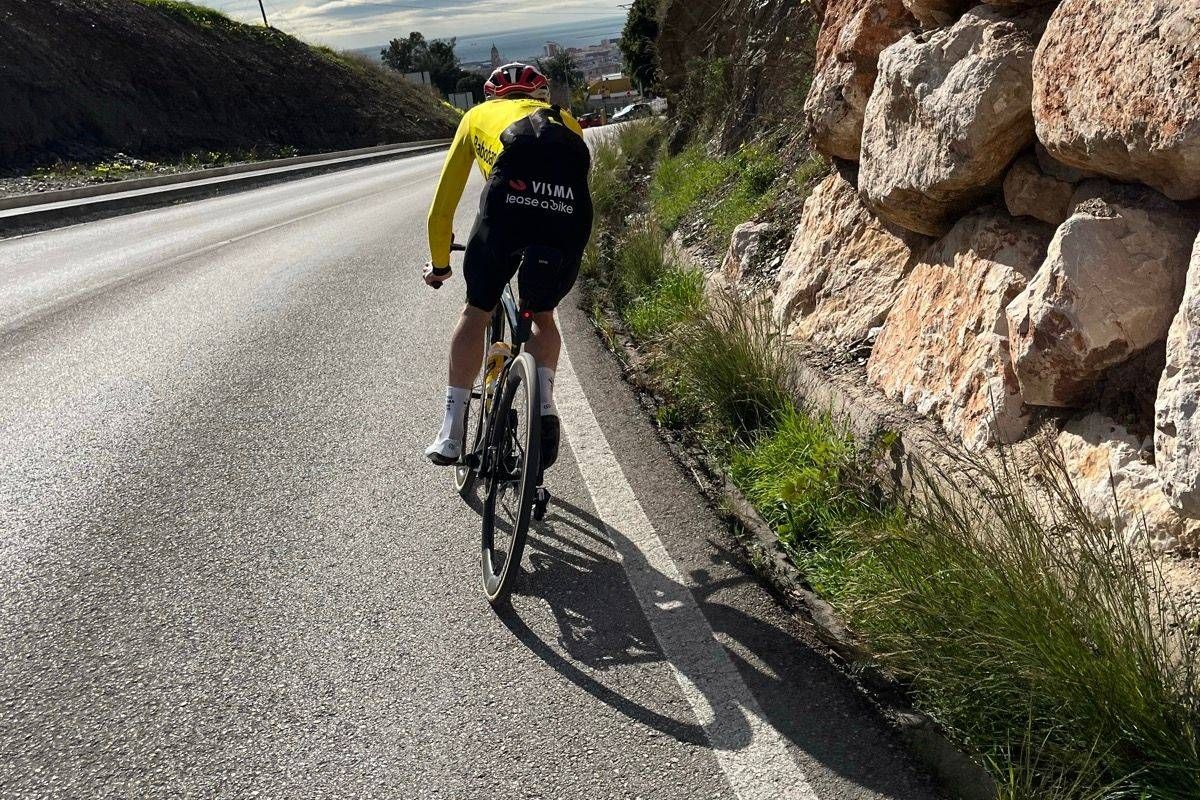 Visma | Lease a Bike confirms crash of Jonas Vingegaard after Strava post from Spanish amateur: 'Jonas was angry with me'