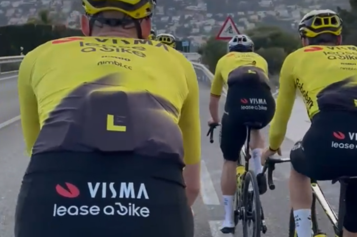 What broken ankle? Van Aert already back on the bike, with a 6(!) hour training session with teammates in Spain