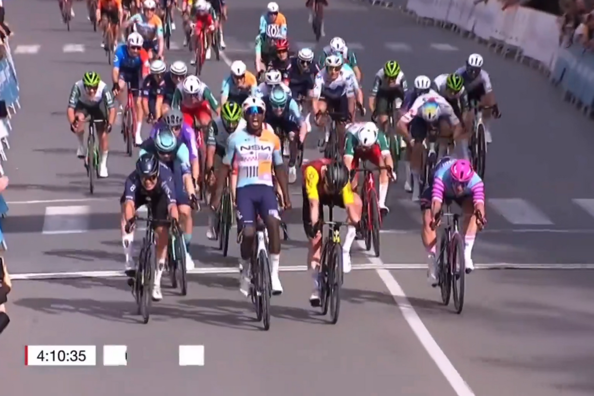 Unibet Rose Rockets see Groenewegen miss out again in elite sprint against Girmay