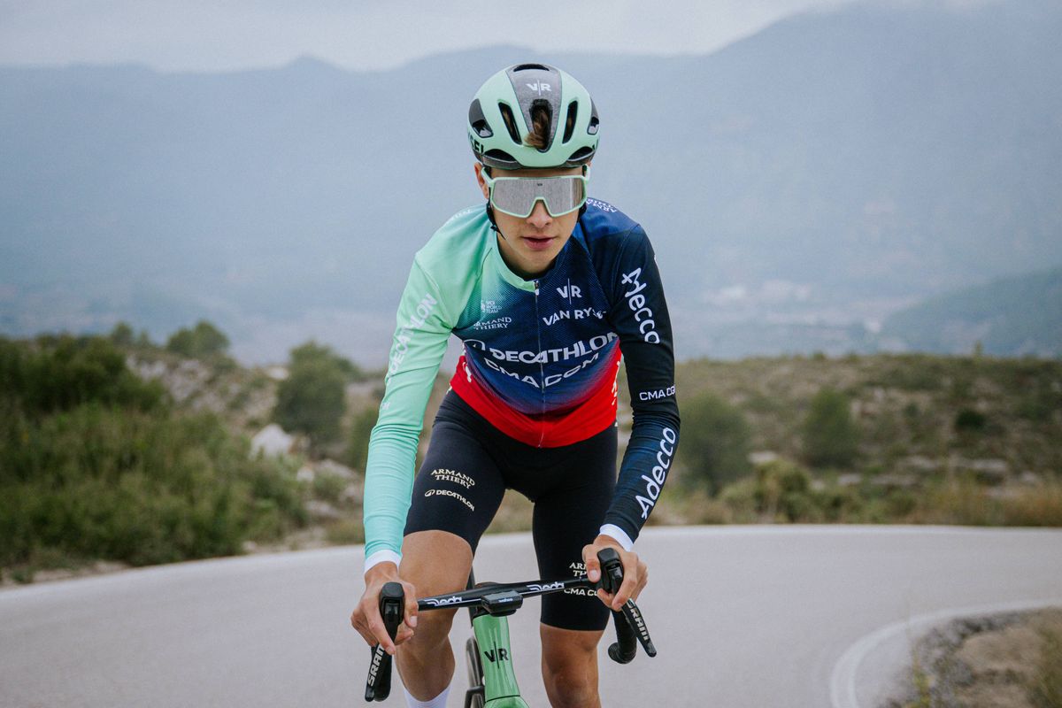 23 years old, but Riccitello races like they used to: “Just to make the bike a bit lighter”