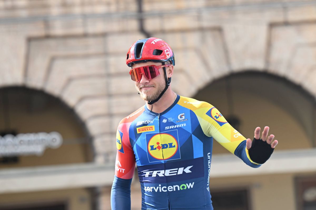 Jonathan Milan wins but learns harsh Milano–Sanremo lesson thanks to Van der Poel: “It was absolutely no fun”