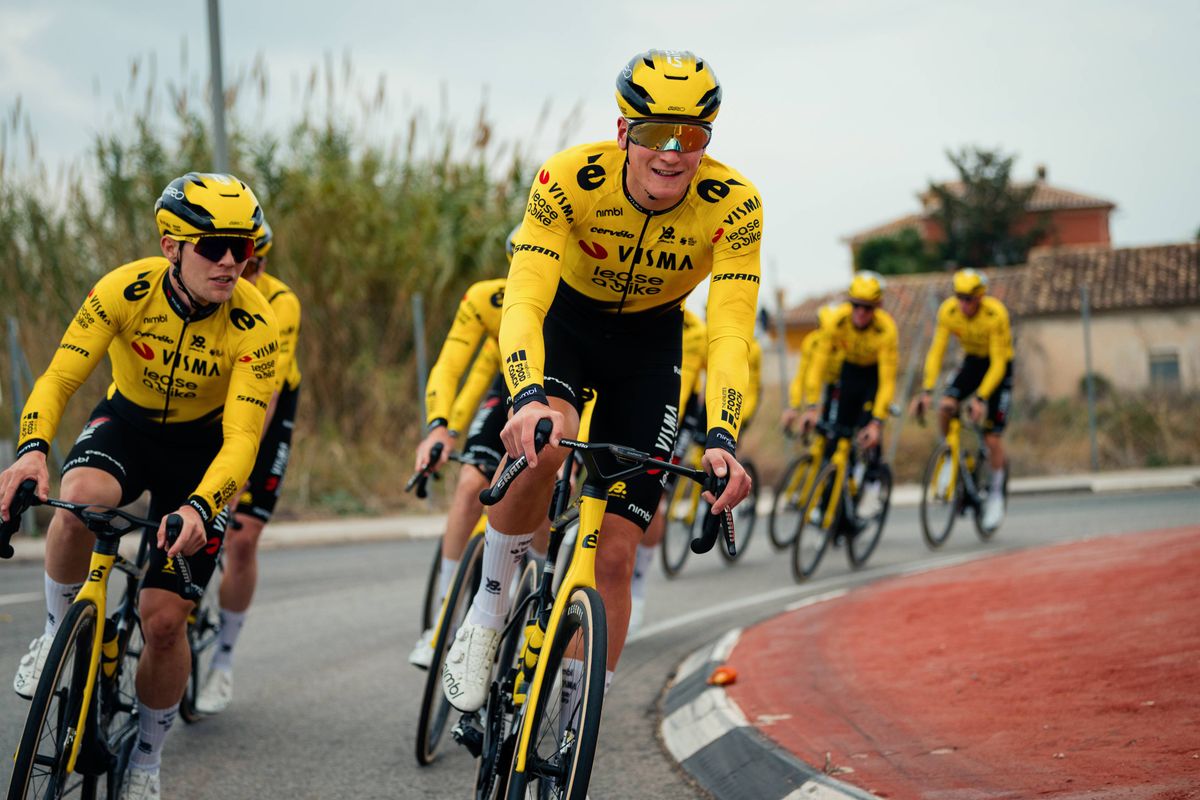 After broken collarbone, new setback for Visma | Lease a Bike’s Niklas Behrens