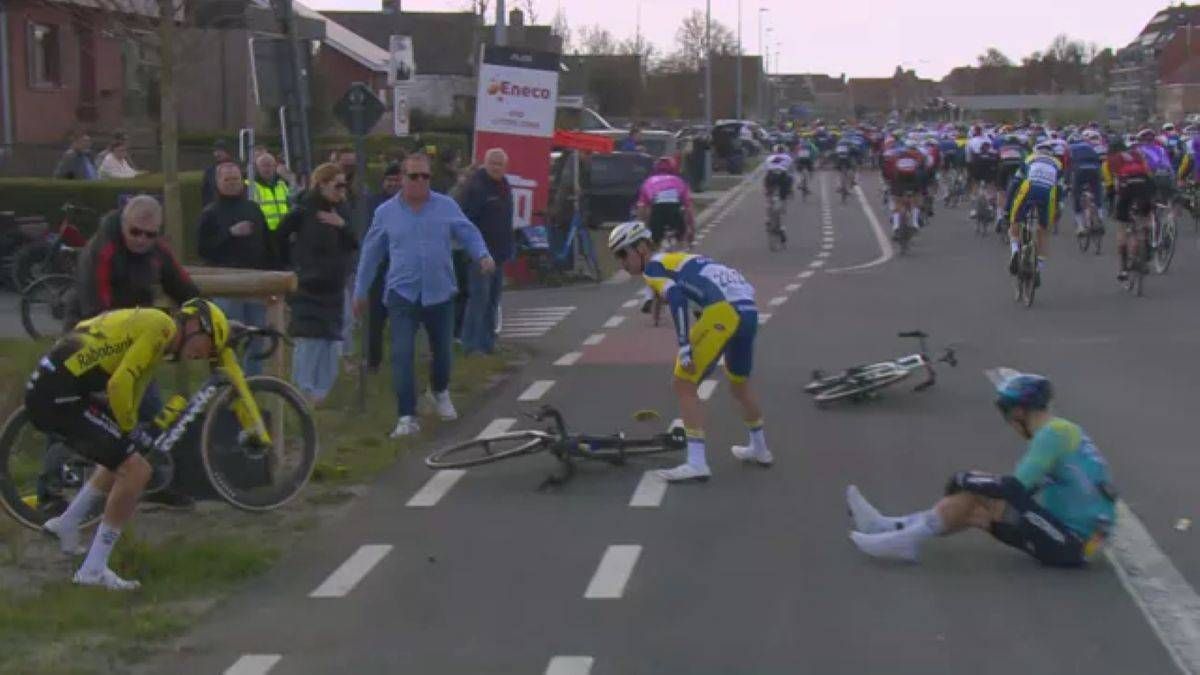 Crash overshadows Visma | Lease a Bike as Van Dongen rues Kielich injury