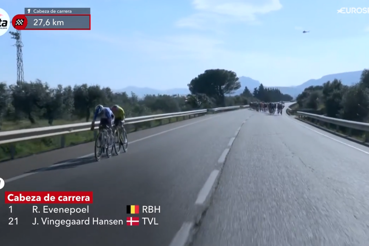 Evenepoel and Vingegaard put on echelon show in Catalonia, but Belgian crashes in final kilometre