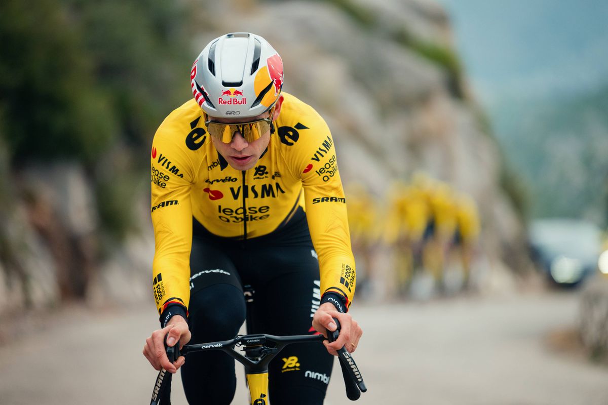 Visma | Lease a Bike praise Van Aert’s work for Jorgenson after crash in Tirreno gravel stage