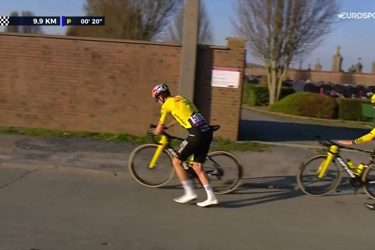 Van Aert baffled by puncture on road return: “That smells like sabotage”