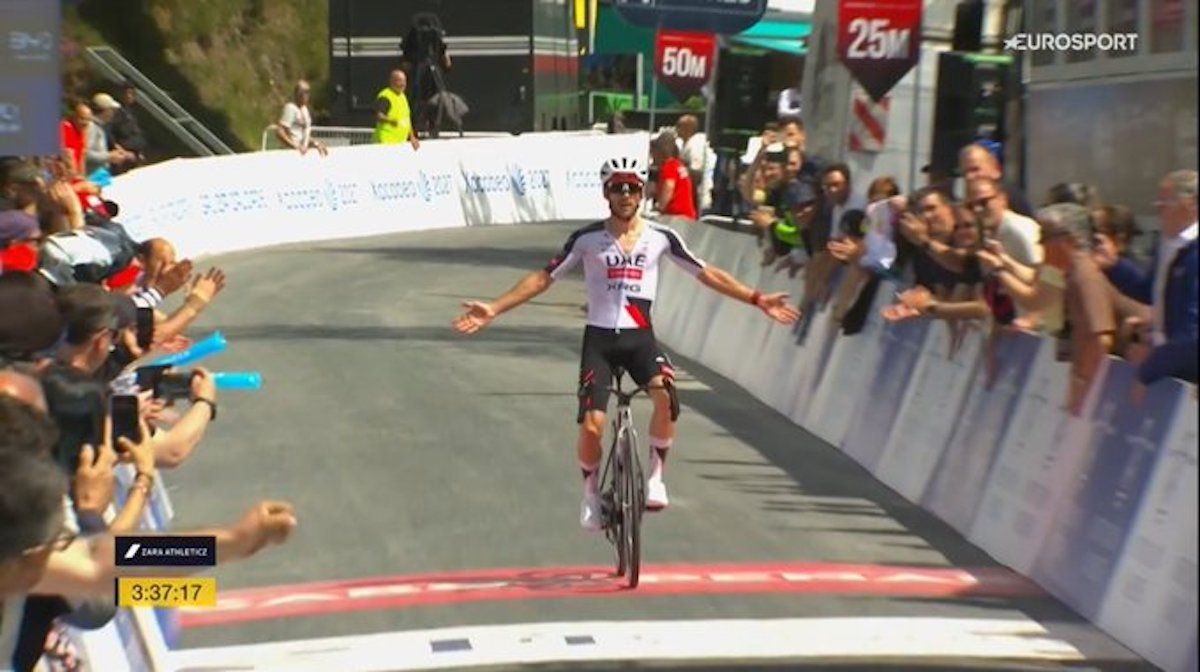 Nordhagen and Visma | LaB show their strength, but see unleashed Yates and UAE strike double in O Gran Camiño