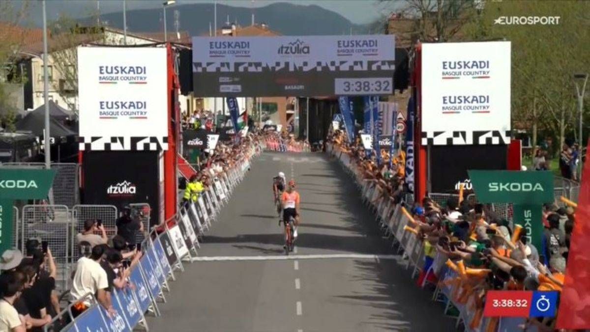 Seixas dominant again in the Tour of the Basque Country as rival drops out