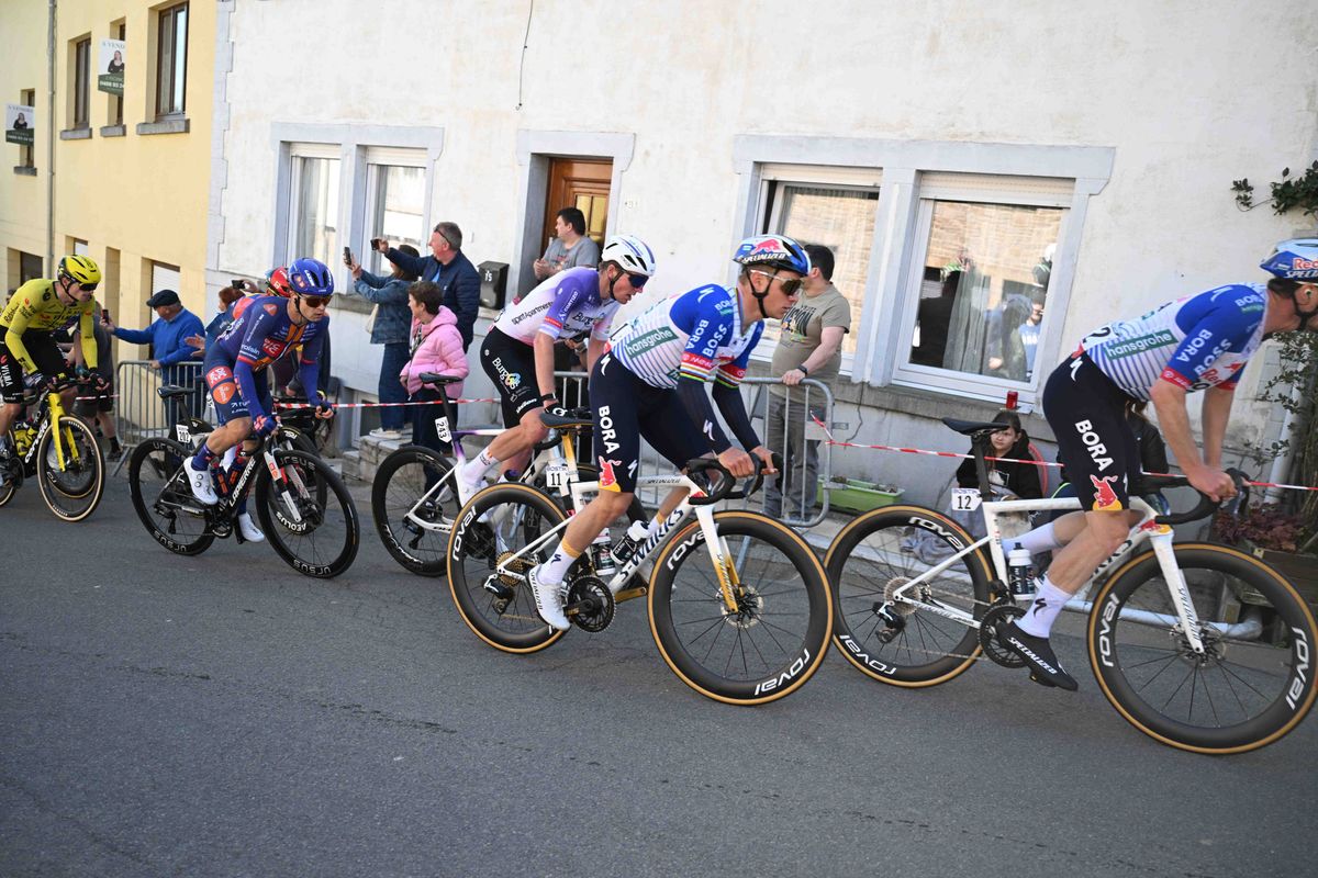 European press salutes Pogačar-Seixas duel, but Belgian newspapers turn on Evenepoel